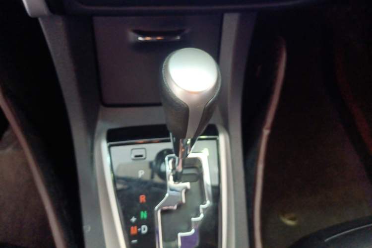Used Toyota Corolla 2017 Revised Version 1.2T S-CVT GL Gear Lever