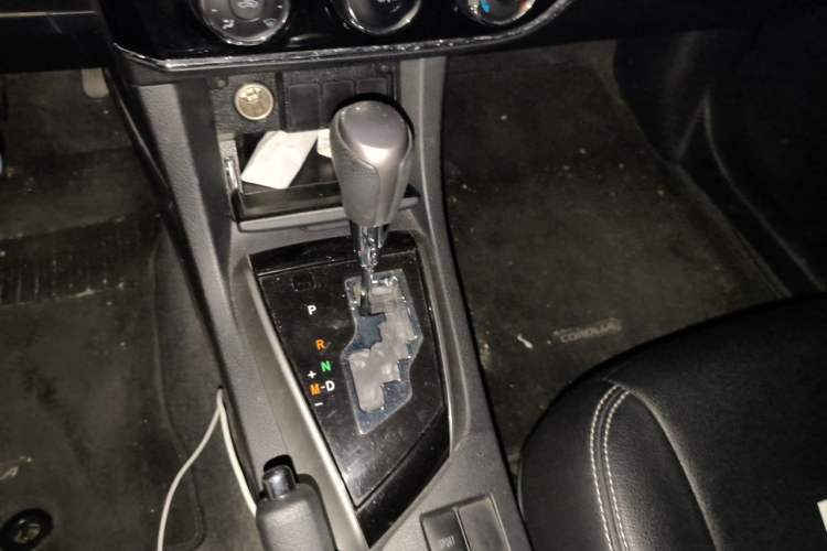 Used Toyota Corolla 2017 1.6L CVT GL Gear Lever