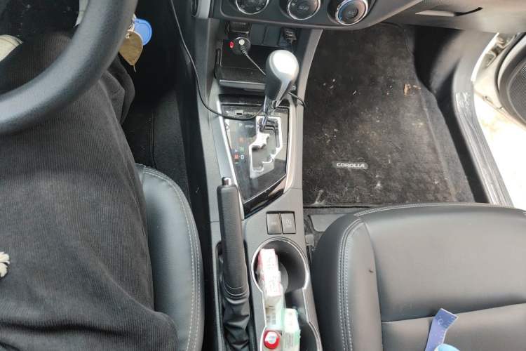 Used Toyota Corolla 2017 Revised Version 1.2T S-CVT GL-i Gear Lever