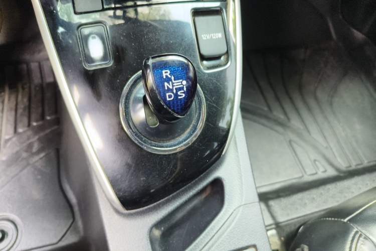 Used Toyota Corolla 2017 Revised Dual-Engine 1.8L E-CVT Leading Edition Gear Lever