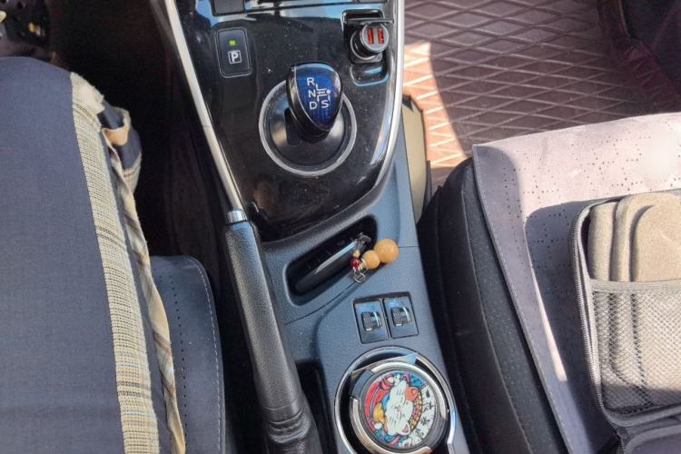 Used Toyota Corolla 2017 Revised Dual-Engine 1.8L E-CVT Leading Edition Gear Lever