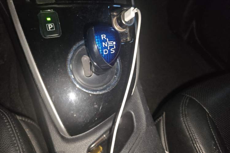 Used Toyota Corolla 2017 Revised Dual-Engine 1.8L E-CVT Leading Edition Gear Lever