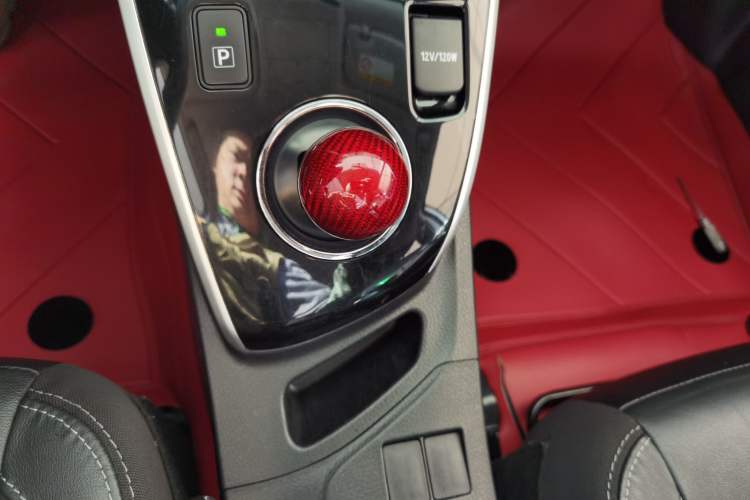 Used Toyota Corolla 2017 Revised Dual-Engine 1.8L E-CVT Elite Edition Gear Lever