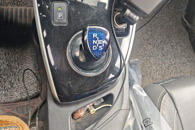 Used Toyota Corolla 2017 Revised Dual-Engine 1.8L E-CVT Elite Edition Gear Lever