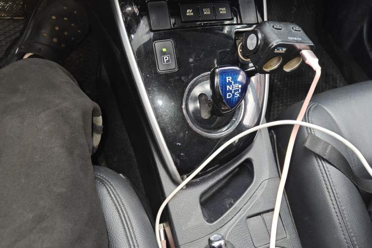 Used Toyota Corolla 2017 Revised Dual-Engine 1.8L E-CVT Leading Edition Gear Lever