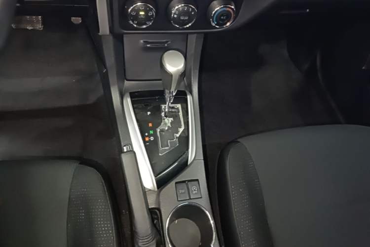 Used Toyota Corolla 2017 1.2T CVT GLX-i Gear Lever