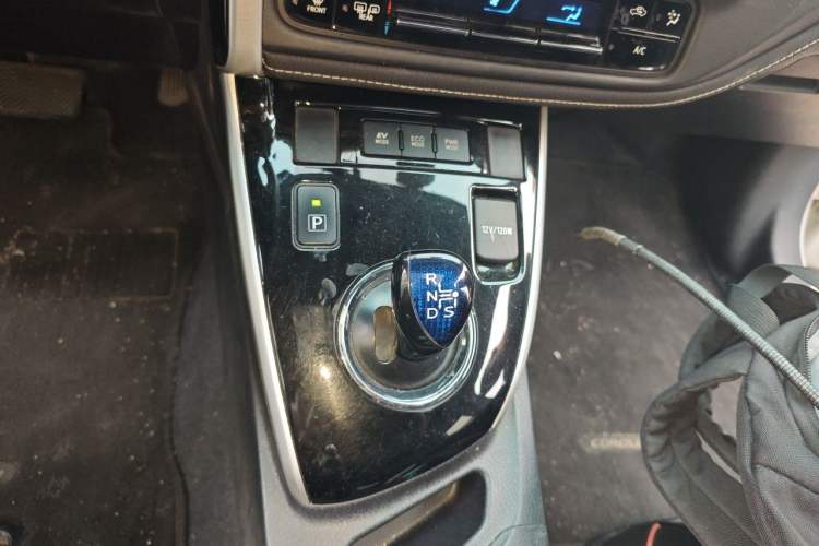 Used Toyota Corolla 2017 Revised Dual-Engine 1.8L E-CVT Elite Edition Gear Lever