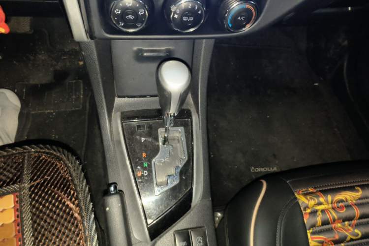 Used Toyota Corolla 2017 Revised Version 1.2T S-CVT GL Gear Lever