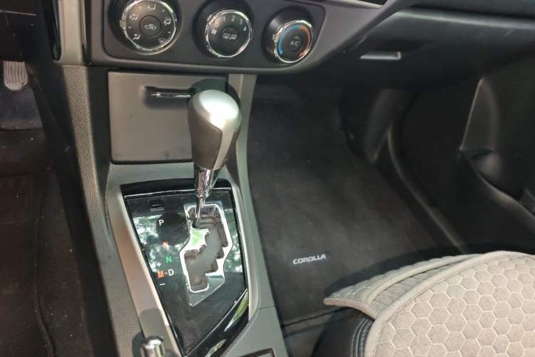 Used Toyota Corolla 2017 Revised Version 1.2T S-CVT GL Gear Lever