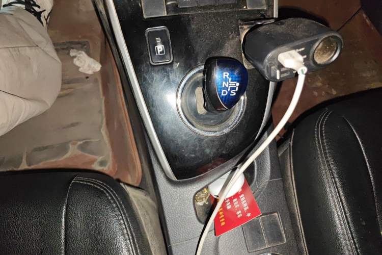 Used Toyota Corolla 2017 Revised Dual-Engine 1.8L E-CVT Leading Edition Gear Lever