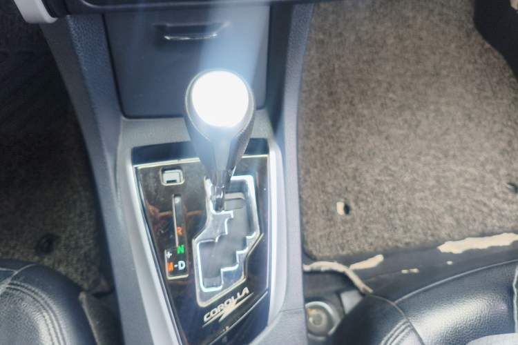 Used Toyota Corolla 2017 Revised Version 1.2T S-CVT GL Gear Lever