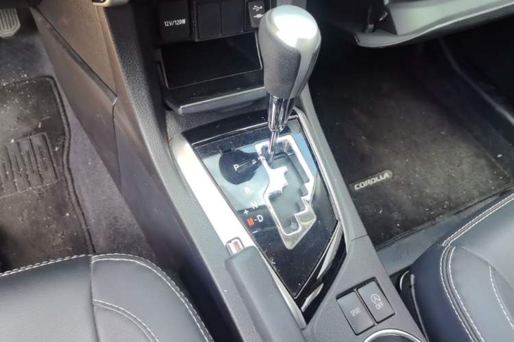Used Toyota Corolla 2017 Revised Version 1.2T S-CVT GL-i Gear Lever