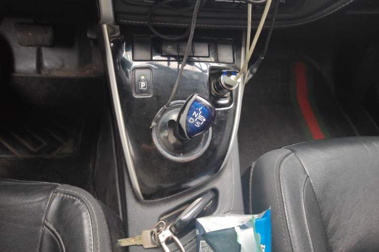 Used Toyota Corolla 2017 Revised Dual-Engine 1.8L E-CVT Elite Edition Gear Lever