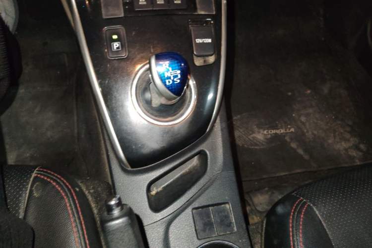 Used Toyota Corolla 2017 Revised Dual-Engine 1.8L E-CVT Leading Edition Gear Lever