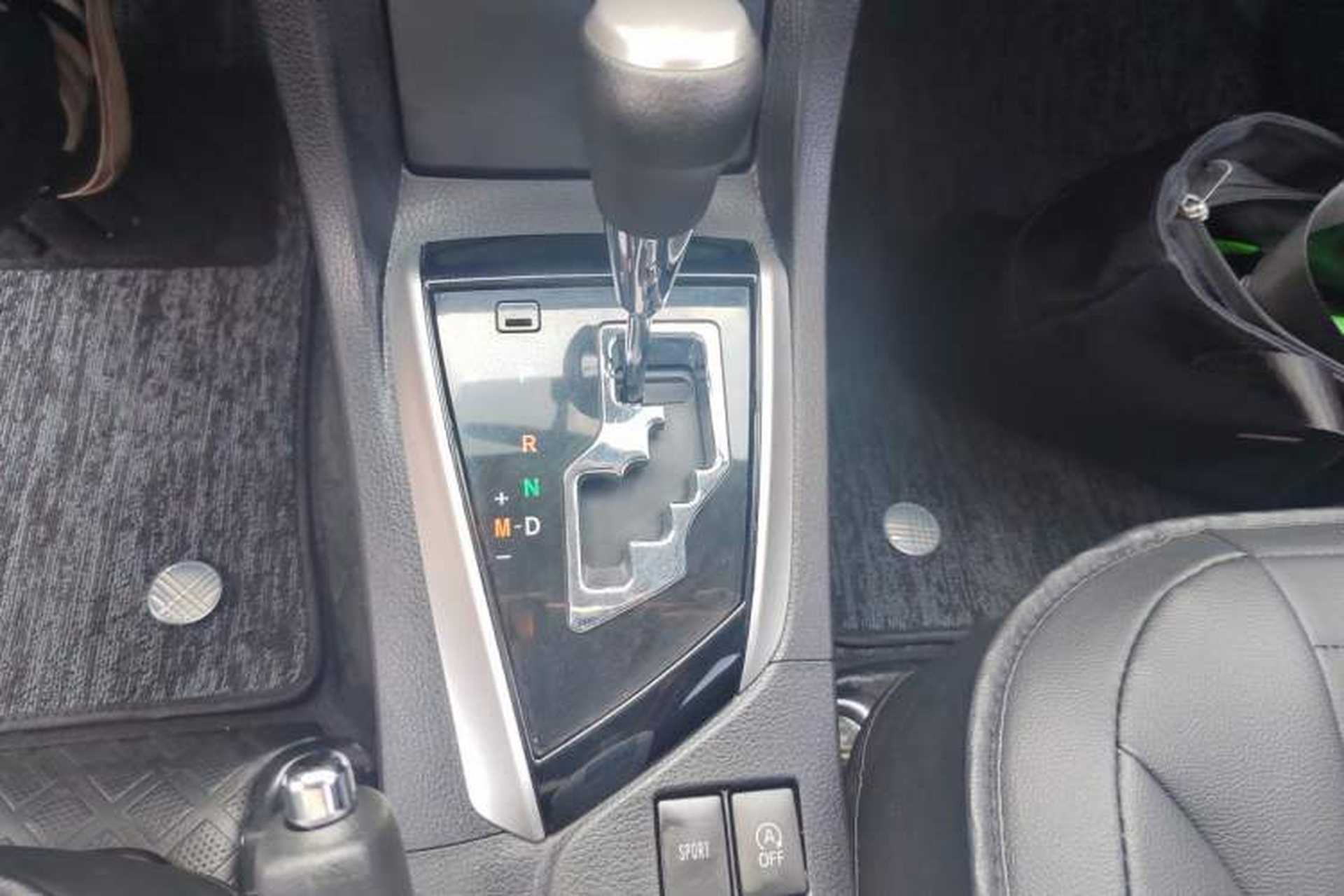 Used Toyota Corolla 2017 Revised Version 1.2T S-CVT GL-i Gear Lever