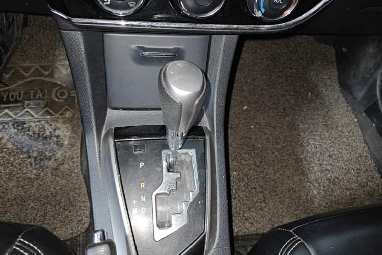 Used Toyota Corolla 2017 1.6L CVT GL Gear Lever