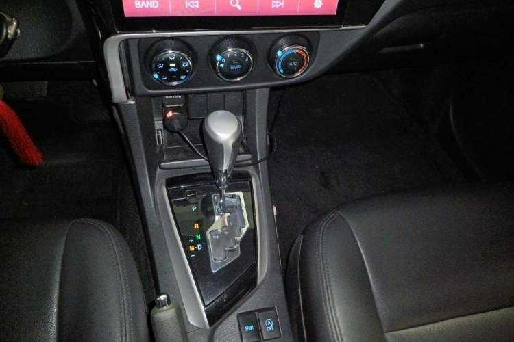 Used Toyota Corolla 2017 Revised Version 1.2T S-CVT GL Gear Lever
