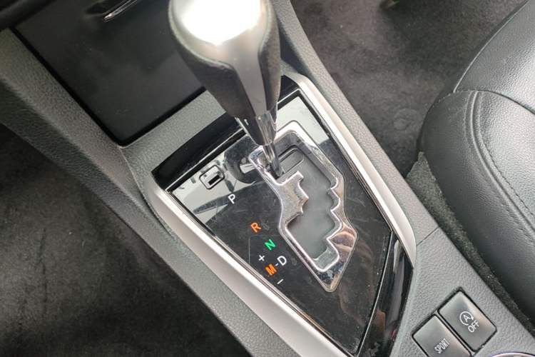Used Toyota Corolla 2017 Revised Version 1.2T S-CVT GL-i Gear Lever