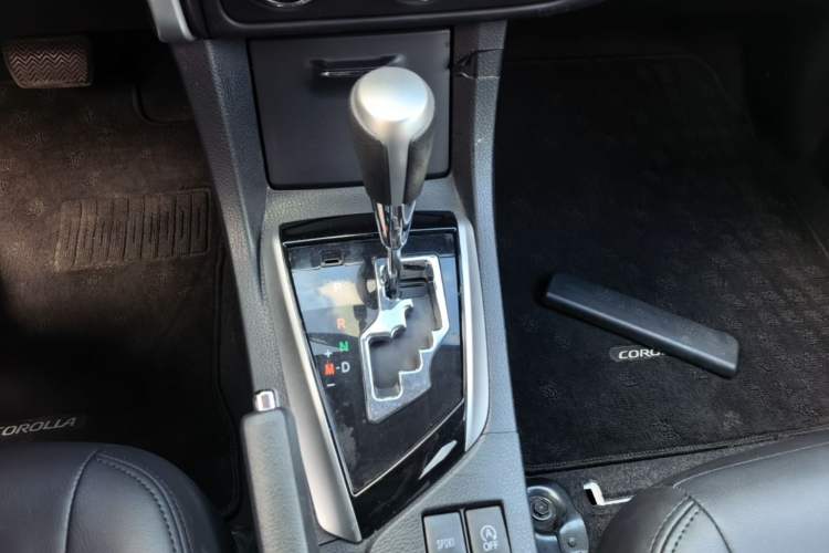 Used Toyota Corolla 2017 Revised Version 1.2T S-CVT GL-i Gear Lever