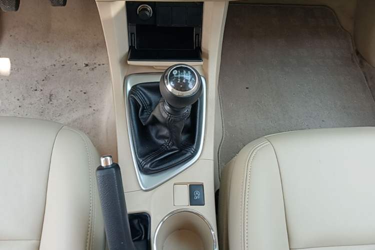 Used Toyota Corolla 2017 1.2T Manual GL Gear Lever