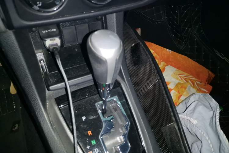 Used Toyota Corolla 2017 Revised Version 1.2T S-CVT GL Gear Lever
