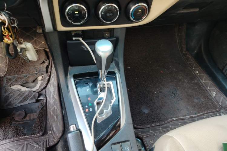 Used Toyota Corolla 2017 Revised Version 1.2T S-CVT GL-i Gear Lever
