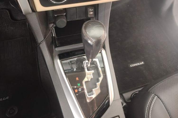 Used Toyota Corolla 2017 Revised Version 1.2T S-CVT GL-i Gear Lever