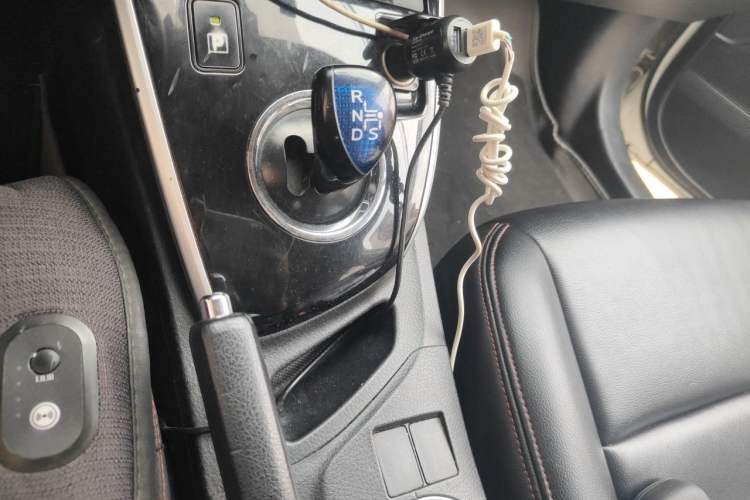 Used Toyota Corolla 2017 Revised Dual-Engine 1.8L E-CVT Leading Edition Gear Lever