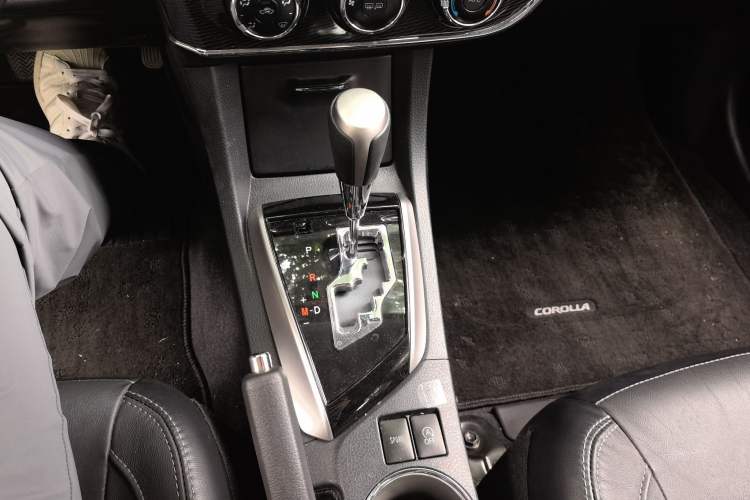 Used Toyota Corolla 2017 1.2T CVT GL-i Leather Edition Gear Lever