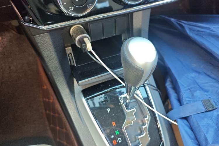 Used Toyota Corolla 2017 Revised Version 1.6L S-CVT GL Gear Lever