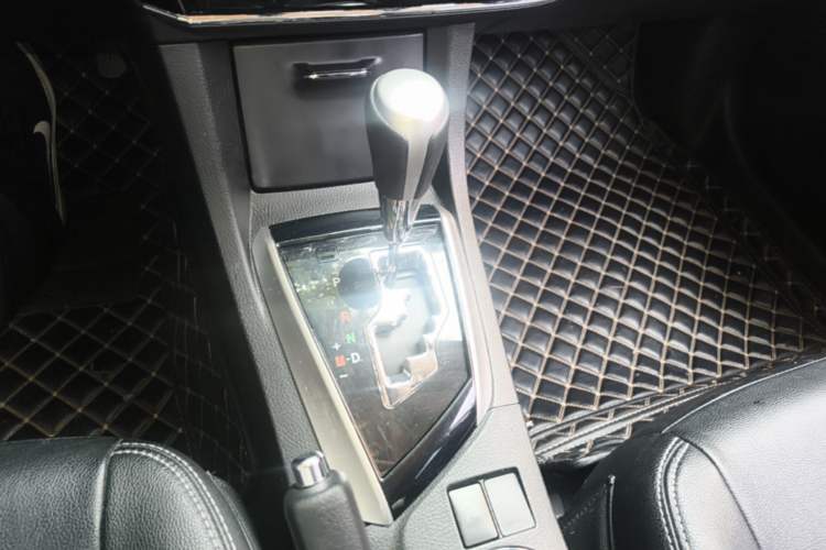 Used Toyota Corolla 2017 Revised Version 1.6L S-CVT GL Gear Lever