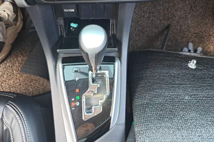 Used Toyota Corolla 2017 Revised Version 1.2T S-CVT GL Gear Lever
