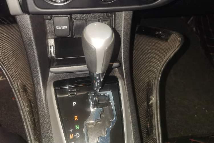 Used Toyota Corolla 2017 Revised Version 1.2T S-CVT GL-i Gear Lever