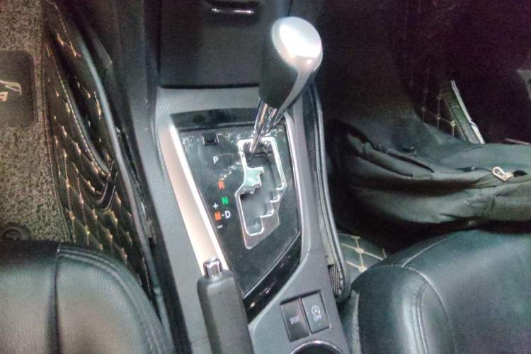 Used Toyota Corolla 2017 Revised Version 1.2T S-CVT GL Gear Lever