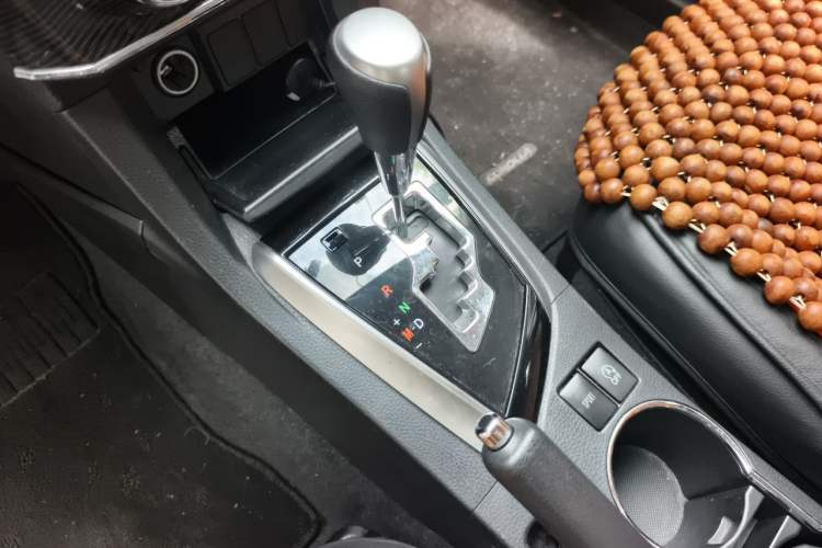 Used Toyota Corolla 2017 1.2T CVT GL-i Gear Lever