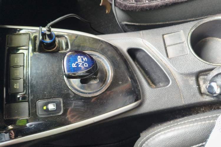 Used Toyota Corolla 2017 Revised Dual-Engine 1.8L E-CVT Elite Edition Gear Lever