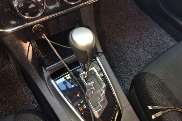 Used Toyota Corolla 2017 1.2T CVT GL-i Gear Lever