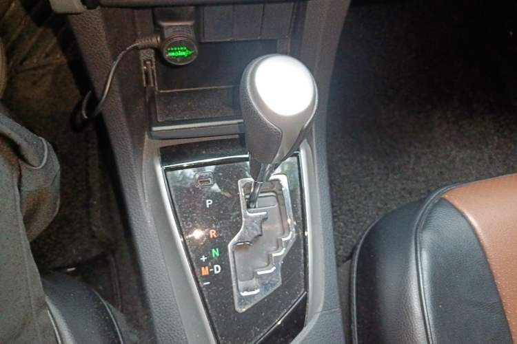 Used Toyota Corolla 2017 Revised Version 1.2T S-CVT GL Gear Lever