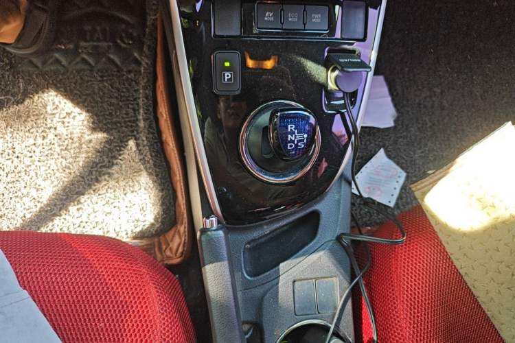Used Toyota Corolla 2017 Revised Dual-Engine 1.8L E-CVT Leading Edition Gear Lever