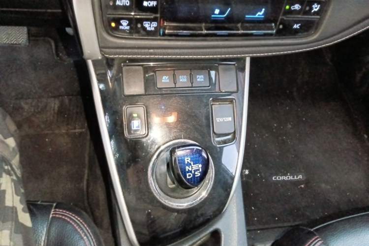Used Toyota Corolla 2017 Revised Dual-Engine 1.8L E-CVT Leading Edition Gear Lever