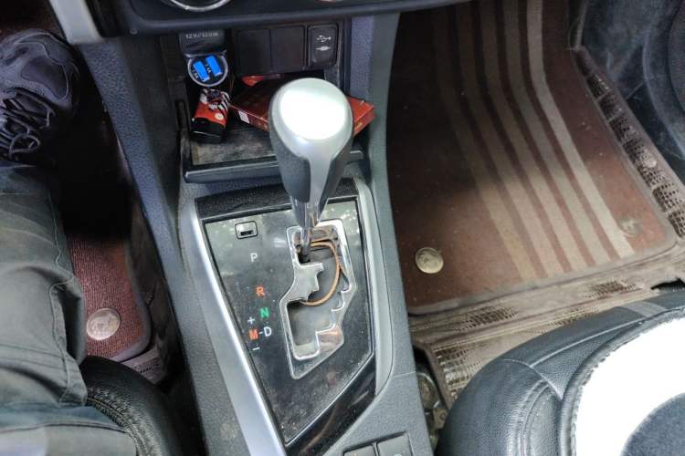 Used Toyota Corolla 2017 Revised Version 1.2T S-CVT GL-i Gear Lever