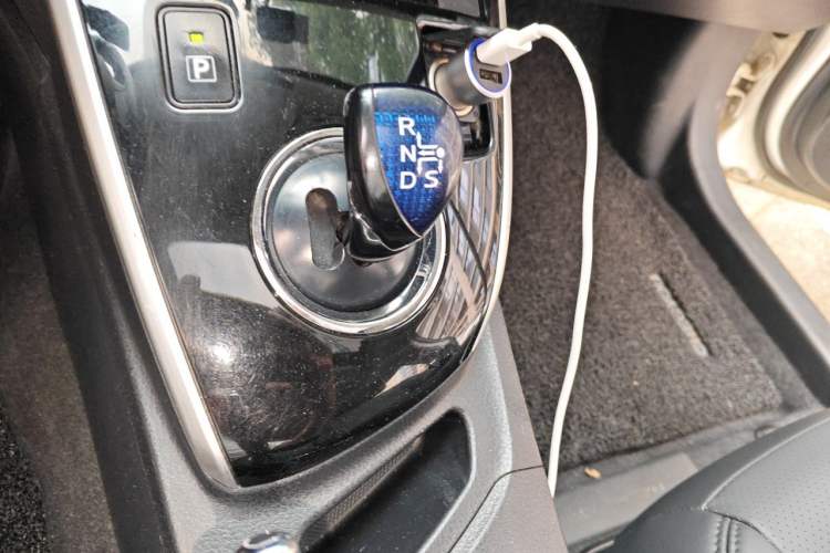 Used Toyota Corolla 2017 Revised Dual-Engine 1.8L E-CVT Leading Edition Gear Lever