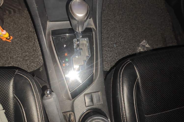 Used Toyota Corolla 2017 1.6L CVT GL Gear Lever