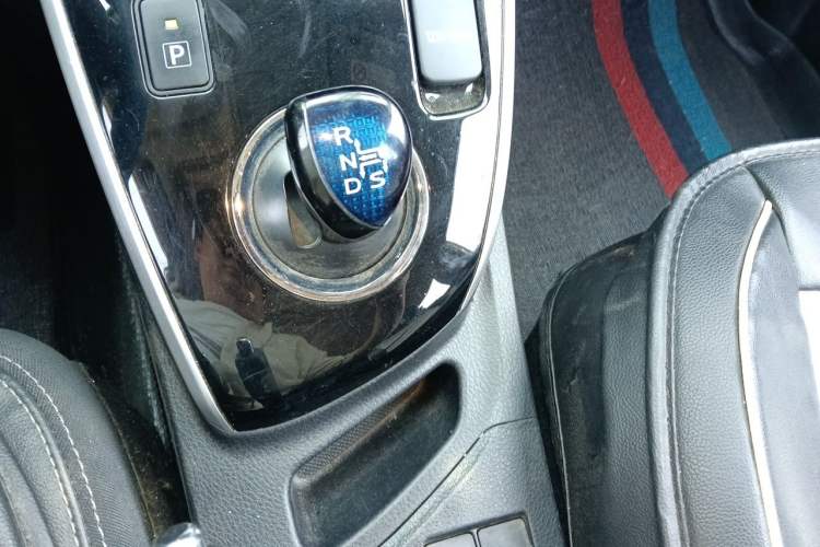 Used Toyota Corolla 2017 Revised Dual-Engine 1.8L E-CVT Elite Edition Gear Lever