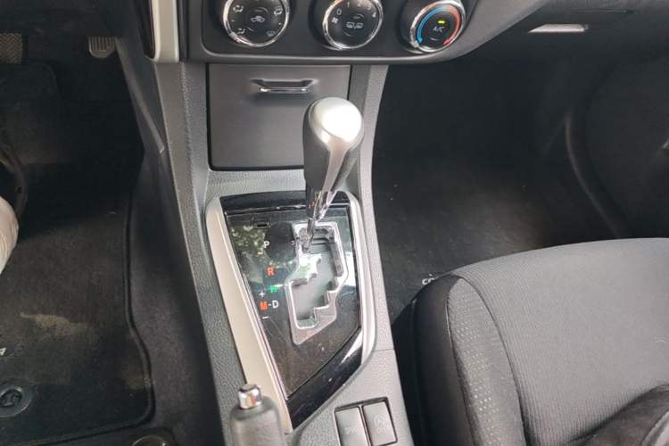 Used Toyota Corolla 2017 Revised Version 1.2T S-CVT GL Gear Lever
