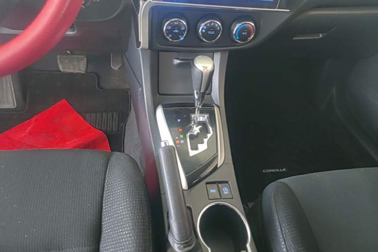 Used Toyota Corolla 2017 Revised Version 1.2T S-CVT GL Gear Lever
