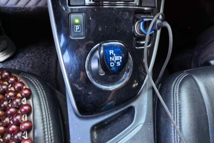 Used Toyota Corolla 2017 Revised Dual-Engine 1.8L E-CVT Leading Edition Gear Lever