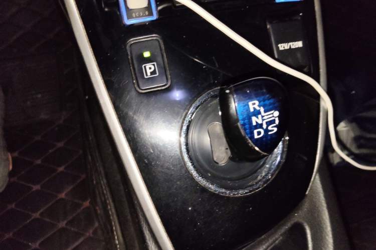 Used Toyota Corolla 2017 Revised Dual-Engine 1.8L E-CVT Leading Edition Gear Lever