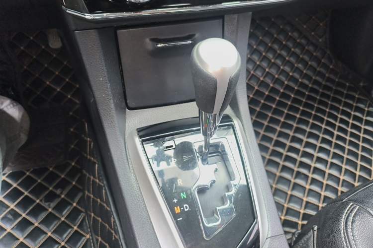 Used Toyota Corolla 2017 Revised Version 1.6L S-CVT GL Gear Lever