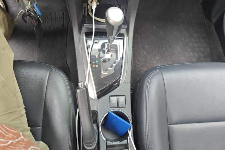 Used Toyota Corolla 2017 Revised Version 1.2T S-CVT GL Gear Lever